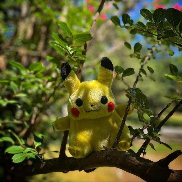 1998 Hasbro Pikachu Plush - Picture 2 of 2